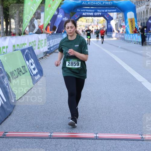 01.09.2024 - BARMER Alsterlauf Strokosch-Dieckow http://msf.ph/oto/6891556 01.09.2024 10:25:47 Ziel 2859 meine-sportfotos.de