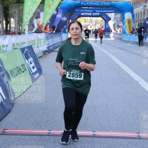 01.09.2024 - BARMER Alsterlauf Strokosch-Dieckow http://msf.ph/oto/6891561 01.09.2024 10:25:47 Ziel 2859 meine-sportfotos.de