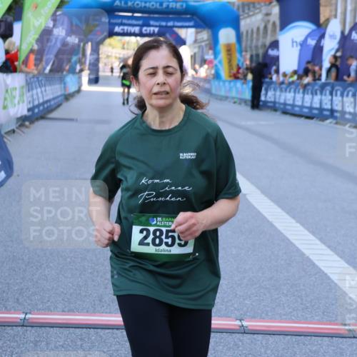01.09.2024 - BARMER Alsterlauf Strokosch-Dieckow http://msf.ph/oto/6891567 01.09.2024 10:25:48 Ziel 2859 meine-sportfotos.de