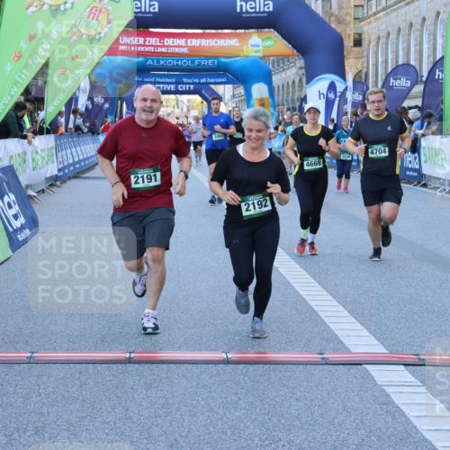 01.09.2024 - BARMER Alsterlauf Strokosch-Dieckow http://msf.ph/oto/6891570 01.09.2024 10:15:44 Ziel 2191, 2192, 2327, 2636, 3254, 3309, 3659, 3734, 3866, 4669, 4704 meine-sportfotos.de
