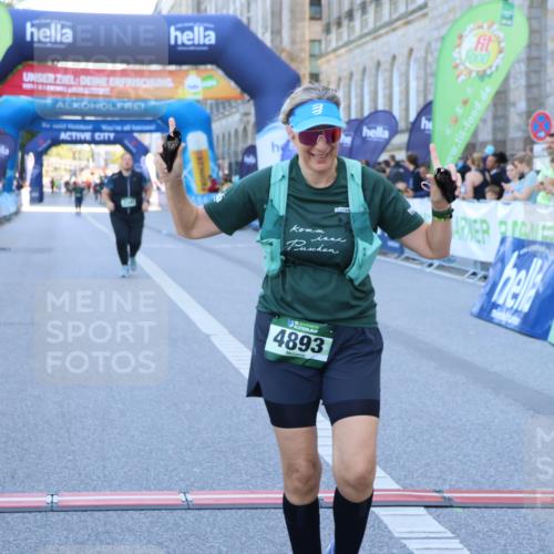 01.09.2024 - BARMER Alsterlauf Strokosch-Dieckow http://msf.ph/oto/6891590 01.09.2024 10:26:11 Ziel 2340, 4613, 4893, 4894 meine-sportfotos.de