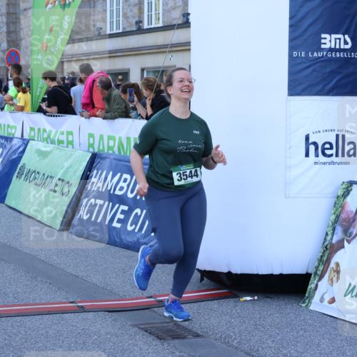 01.09.2024 - BARMER Alsterlauf Strokosch-Dieckow http://msf.ph/oto/6891607 01.09.2024 10:26:36 Ziel 3544, 3765, 5115 meine-sportfotos.de