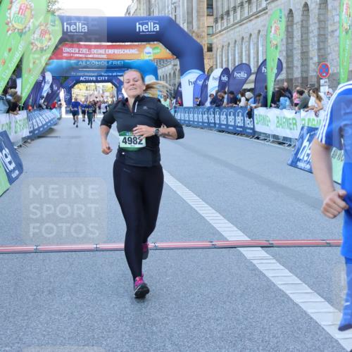 01.09.2024 - BARMER Alsterlauf Strokosch-Dieckow http://msf.ph/oto/6891616 01.09.2024 10:16:11 Ziel 2269, 3674, 4905, 4982 meine-sportfotos.de