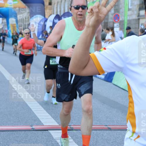 01.09.2024 - BARMER Alsterlauf Strokosch-Dieckow http://msf.ph/oto/6891629 01.09.2024 10:16:21 Ziel 2537, 2576, 2749, 3506, 3549, 3643, 3674, 3826, 4639, 4905 meine-sportfotos.de