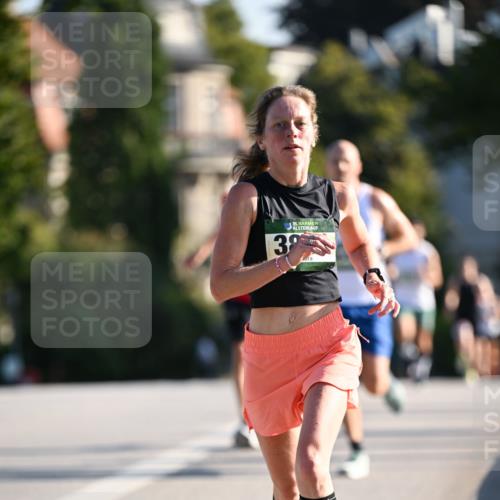 01.09.2024 - BARMER Alsterlauf Dr. Thomas Lammeyer http://msf.ph/oto/6891855 01.09.2024 09:23:00 Laufen 35, 38 meine-sportfotos.de