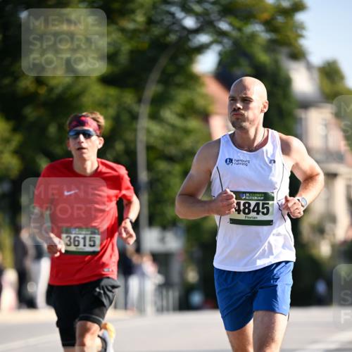 01.09.2024 - BARMER Alsterlauf Dr. Thomas Lammeyer http://msf.ph/oto/6891869 01.09.2024 09:23:03 Laufen 3615, 35, 4845 meine-sportfotos.de