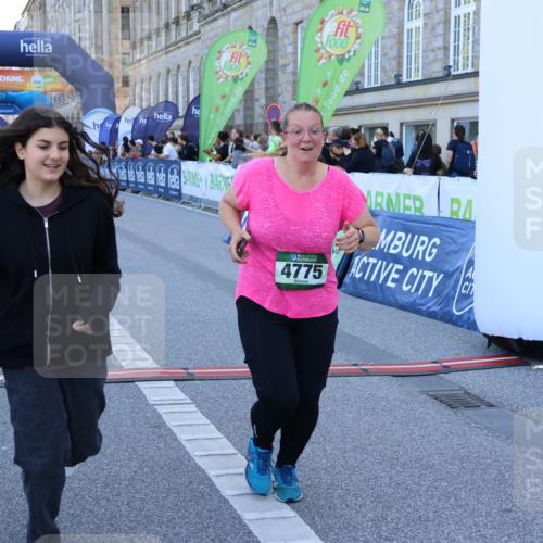 01.09.2024 - BARMER Alsterlauf Strokosch-Dieckow http://msf.ph/oto/6892246 01.09.2024 10:27:50 Ziel 4461, 4477, 4775, 5013 meine-sportfotos.de