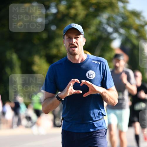 01.09.2024 - BARMER Alsterlauf Dr. Thomas Lammeyer http://msf.ph/oto/6892523 01.09.2024 09:25:01 Laufen  meine-sportfotos.de