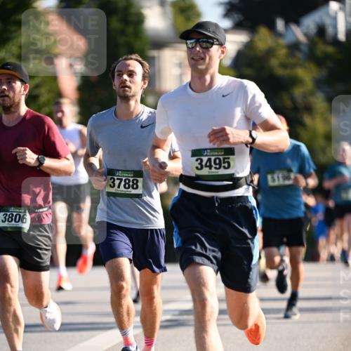 01.09.2024 - BARMER Alsterlauf Dr. Thomas Lammeyer http://msf.ph/oto/6892571 01.09.2024 09:25:10 Laufen 3806, 35, 3788, 3495 meine-sportfotos.de