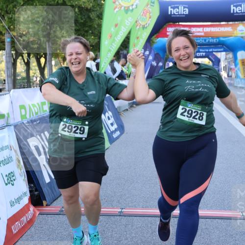 01.09.2024 - BARMER Alsterlauf Strokosch-Dieckow http://msf.ph/oto/6892947 01.09.2024 10:28:59 Ziel 2031, 2928, 2929 meine-sportfotos.de