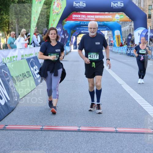 01.09.2024 - BARMER Alsterlauf Strokosch-Dieckow http://msf.ph/oto/6892983 01.09.2024 10:29:15 Ziel 2048, 3991, 4317, 4318 meine-sportfotos.de