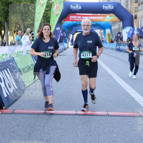 01.09.2024 - BARMER Alsterlauf Strokosch-Dieckow http://msf.ph/oto/6893007 01.09.2024 10:29:16 Ziel 2048, 3991, 4317, 4318 meine-sportfotos.de