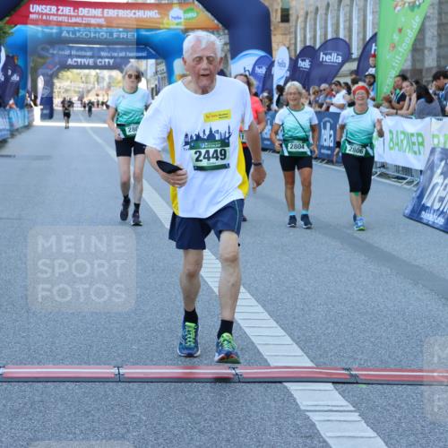 01.09.2024 - BARMER Alsterlauf Strokosch-Dieckow http://msf.ph/oto/6893209 01.09.2024 10:29:54 Ziel 2449, 2804, 2805, 2806, 2807, 2812, 3792 meine-sportfotos.de