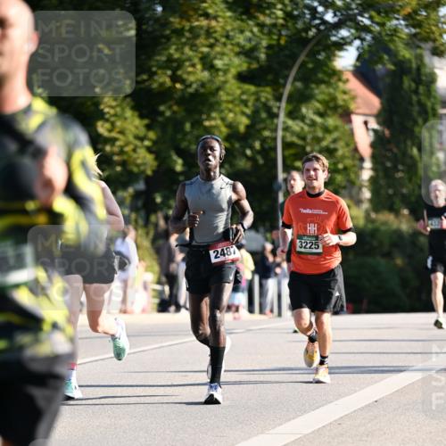 01.09.2024 - BARMER Alsterlauf Dr. Thomas Lammeyer http://msf.ph/oto/6893211 01.09.2024 09:26:54 Laufen 2487, 3225 meine-sportfotos.de