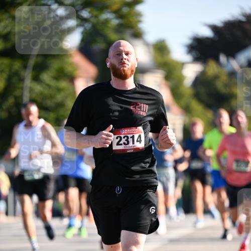 01.09.2024 - BARMER Alsterlauf Dr. Thomas Lammeyer http://msf.ph/oto/6893399 01.09.2024 09:27:27 Laufen 22111, 163, 35, 2314 meine-sportfotos.de