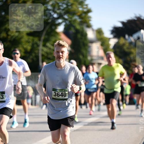 01.09.2024 - BARMER Alsterlauf Dr. Thomas Lammeyer http://msf.ph/oto/6893463 01.09.2024 09:27:38 Laufen 13, 3640 meine-sportfotos.de