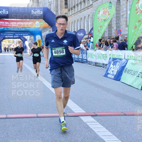 01.09.2024 - BARMER Alsterlauf Strokosch-Dieckow http://msf.ph/oto/6893569 01.09.2024 10:31:02 Ziel 3387, 3388, 4898 meine-sportfotos.de