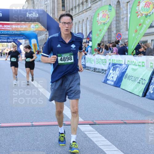 01.09.2024 - BARMER Alsterlauf Strokosch-Dieckow http://msf.ph/oto/6893583 01.09.2024 10:31:02 Ziel 3387, 3388, 4898 meine-sportfotos.de