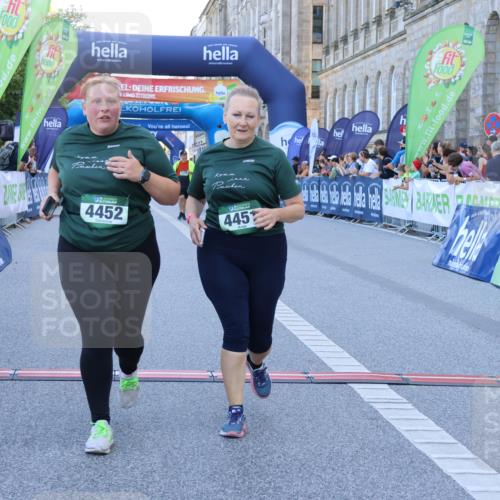 01.09.2024 - BARMER Alsterlauf Strokosch-Dieckow http://msf.ph/oto/6893728 01.09.2024 10:31:48 Ziel 3575, 4451, 4452 meine-sportfotos.de