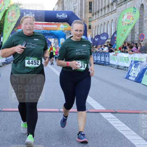 01.09.2024 - BARMER Alsterlauf Strokosch-Dieckow http://msf.ph/oto/6893743 01.09.2024 10:31:48 Ziel 3575, 4451, 4452 meine-sportfotos.de
