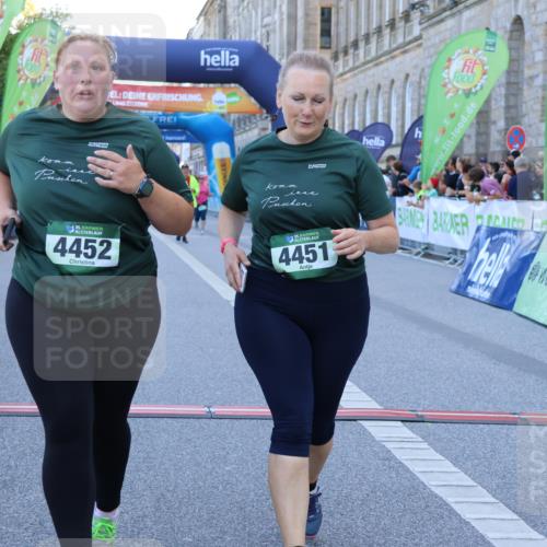 01.09.2024 - BARMER Alsterlauf Strokosch-Dieckow http://msf.ph/oto/6893756 01.09.2024 10:31:48 Ziel 3575, 4451, 4452 meine-sportfotos.de