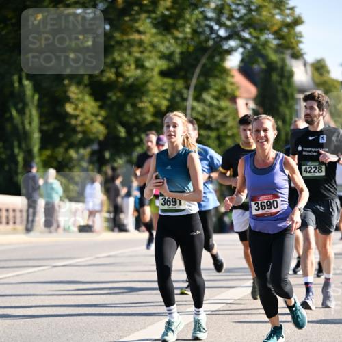 01.09.2024 - BARMER Alsterlauf Dr. Thomas Lammeyer http://msf.ph/oto/6894050 01.09.2024 09:29:22 Laufen 3691, 3690, 4228 meine-sportfotos.de
