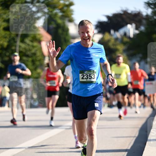 01.09.2024 - BARMER Alsterlauf Dr. Thomas Lammeyer http://msf.ph/oto/6894233 01.09.2024 09:29:54 Laufen 2353 meine-sportfotos.de