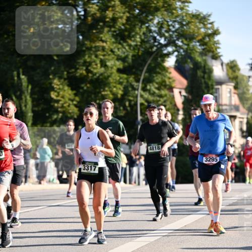 01.09.2024 - BARMER Alsterlauf Dr. Thomas Lammeyer http://msf.ph/oto/6894341 01.09.2024 09:30:11 Laufen 3317, 4818, 3295 meine-sportfotos.de