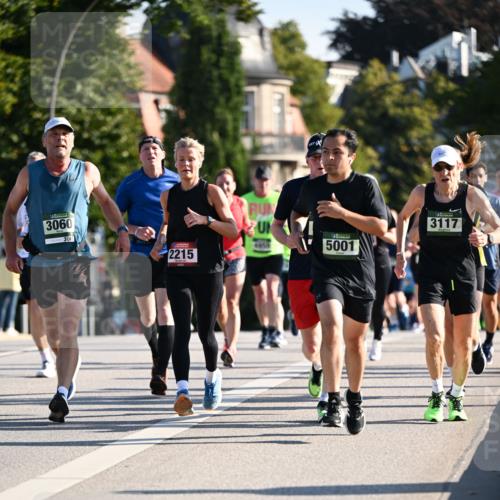 01.09.2024 - BARMER Alsterlauf Dr. Thomas Lammeyer http://msf.ph/oto/6894569 01.09.2024 09:30:46 Laufen 3060, 30, 2215, 3117, 5001 meine-sportfotos.de
