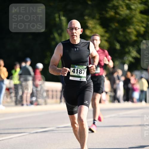01.09.2024 - BARMER Alsterlauf Dr. Thomas Lammeyer http://msf.ph/oto/6895036 01.09.2024 09:32:00 Laufen 35, 4187, 4187 meine-sportfotos.de