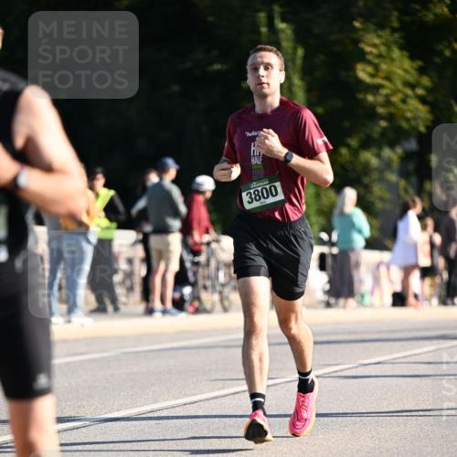 01.09.2024 - BARMER Alsterlauf Dr. Thomas Lammeyer http://msf.ph/oto/6895043 01.09.2024 09:32:01 Laufen 3800 meine-sportfotos.de