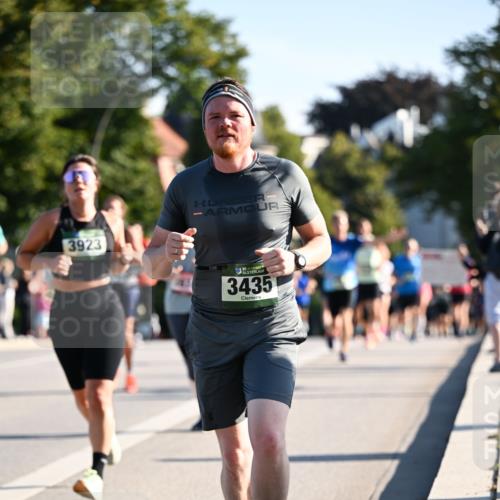 01.09.2024 - BARMER Alsterlauf Dr. Thomas Lammeyer http://msf.ph/oto/6895081 01.09.2024 09:32:07 Laufen 3923, 35, 3435 meine-sportfotos.de