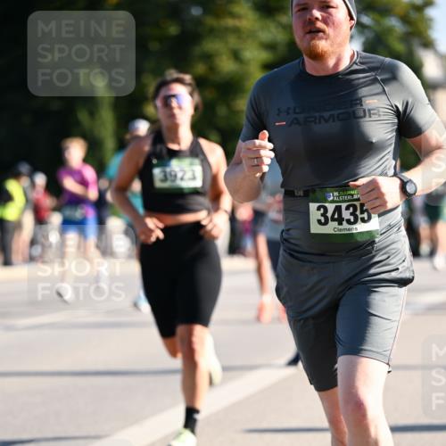 01.09.2024 - BARMER Alsterlauf Dr. Thomas Lammeyer http://msf.ph/oto/6895086 01.09.2024 09:32:08 Laufen 3923, 35, 3435 meine-sportfotos.de