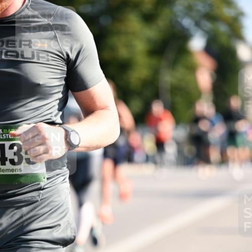 01.09.2024 - BARMER Alsterlauf Dr. Thomas Lammeyer http://msf.ph/oto/6895091 01.09.2024 09:32:09 Laufen 5, 43 meine-sportfotos.de