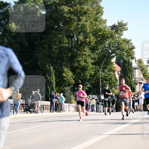 01.09.2024 - BARMER Alsterlauf Dr. Thomas Lammeyer http://msf.ph/oto/6895972 01.09.2024 09:33:49 Laufen 3342, 5000, 5241, 422 meine-sportfotos.de