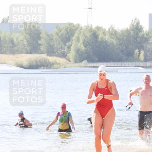 01.09.2024 - 17. Tribühne Triathlon Luisa Fischer http://msf.ph/oto/6896827 01.09.2024 11:26:27 Schwimmen 463, 536 meine-sportfotos.de