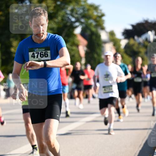 01.09.2024 - BARMER Alsterlauf Dr. Thomas Lammeyer http://msf.ph/oto/6897580 01.09.2024 09:35:49 Laufen 35, 4766 meine-sportfotos.de