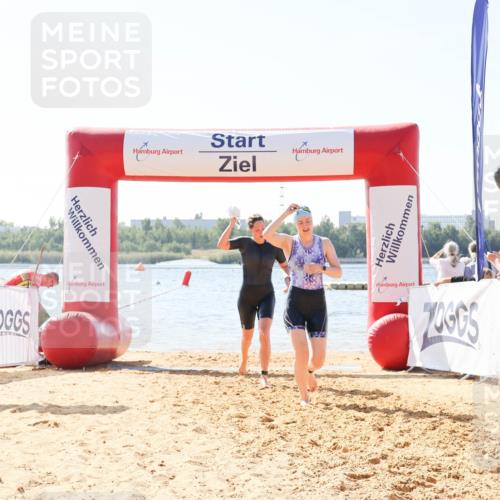01.09.2024 - 17. Tribühne Triathlon Luisa Fischer http://msf.ph/oto/6897658 01.09.2024 11:41:58 Schwimmen 572, 582, 689, 701 meine-sportfotos.de