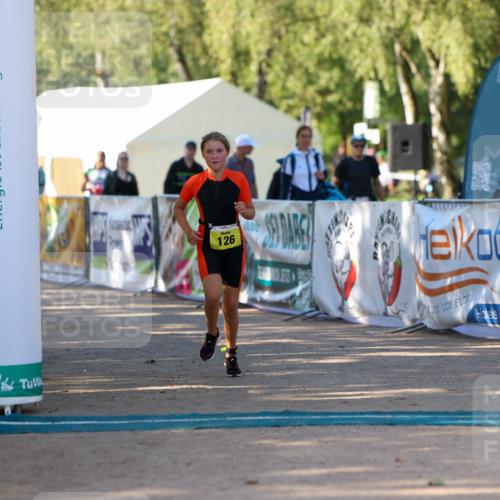 01.09.2024 - 17. Tribühne Triathlon Michael Strokosch http://msf.ph/oto/6897859 01.09.2024 09:55:03 Ziel 126 meine-sportfotos.de