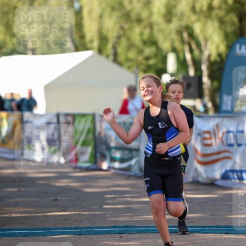 01.09.2024 - 17. Tribühne Triathlon Michael Strokosch http://msf.ph/oto/6898090 01.09.2024 09:55:46 Ziel 116, 122 meine-sportfotos.de