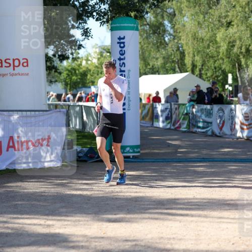01.09.2024 - 17. Tribühne Triathlon Michael Strokosch http://msf.ph/oto/6898561 01.09.2024 10:39:39 Ziel 1075 meine-sportfotos.de