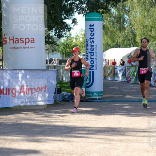 01.09.2024 - 17. Tribühne Triathlon Michael Strokosch http://msf.ph/oto/6899078 01.09.2024 10:49:11 Ziel 140, 156 meine-sportfotos.de