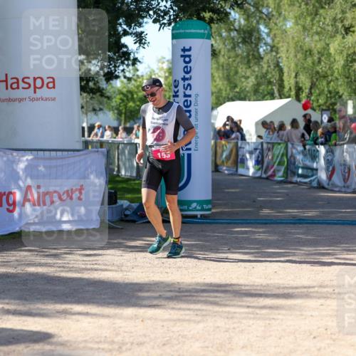 01.09.2024 - 17. Tribühne Triathlon Michael Strokosch http://msf.ph/oto/6899232 01.09.2024 10:50:11 Ziel 153 meine-sportfotos.de