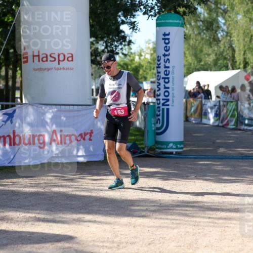 01.09.2024 - 17. Tribühne Triathlon Michael Strokosch http://msf.ph/oto/6899238 01.09.2024 10:50:12 Ziel 153 meine-sportfotos.de