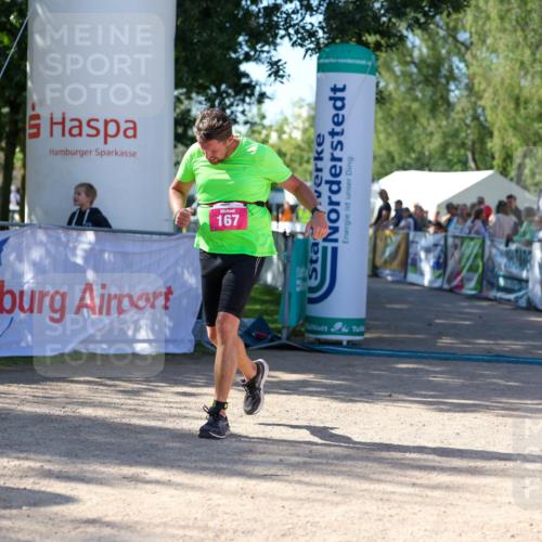 01.09.2024 - 17. Tribühne Triathlon Michael Strokosch http://msf.ph/oto/6899284 01.09.2024 10:50:28 Ziel 167 meine-sportfotos.de