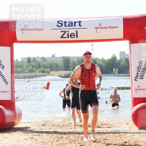 01.09.2024 - 17. Tribühne Triathlon Luisa Fischer http://msf.ph/oto/6899460 01.09.2024 11:47:14 Schwimmen 662, 687, 708 meine-sportfotos.de