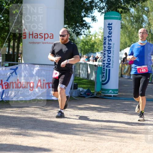 01.09.2024 - 17. Tribühne Triathlon Michael Strokosch http://msf.ph/oto/6899538 01.09.2024 10:52:48 Ziel 145, 155 meine-sportfotos.de
