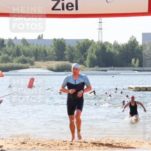 01.09.2024 - 17. Tribühne Triathlon Luisa Fischer http://msf.ph/oto/6899612 01.09.2024 11:47:48 Schwimmen 610, 636, 642, 705 meine-sportfotos.de