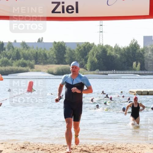 01.09.2024 - 17. Tribühne Triathlon Luisa Fischer http://msf.ph/oto/6899621 01.09.2024 11:47:48 Schwimmen 610, 636, 642, 705 meine-sportfotos.de
