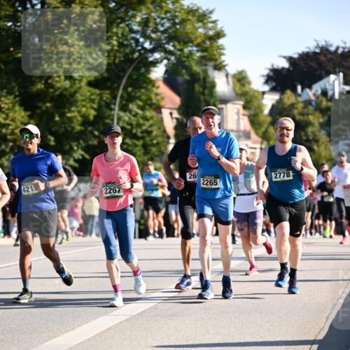 01.09.2024 - BARMER Alsterlauf Dr. Thomas Lammeyer http://msf.ph/oto/6899634 01.09.2024 09:37:19 Laufen 26, 2778, 421, 2265, 2267 meine-sportfotos.de
